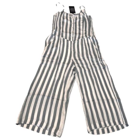 Chaser Pants - Chaser green & white silky jumpsuit smocked back with button front .Size Medium